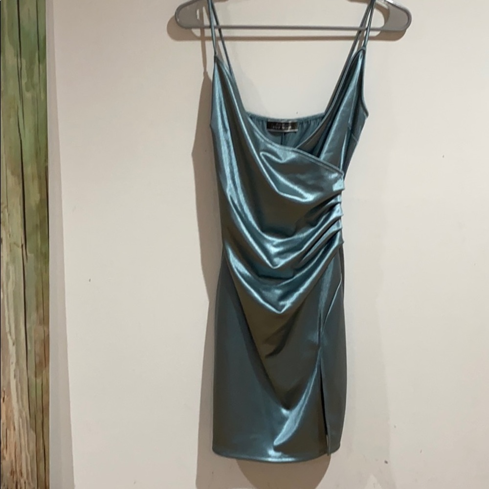 Blue Blush shiny mini 👗 dress!